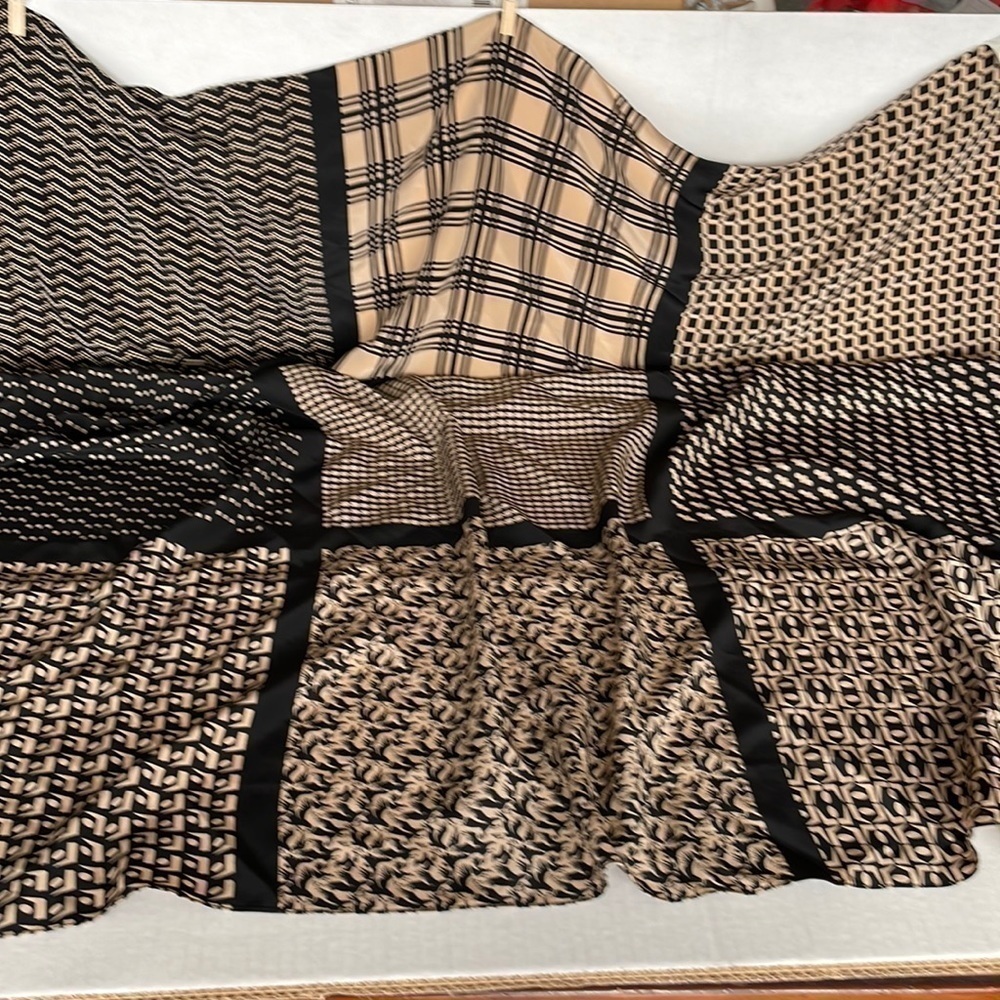 𝅺agatha Brown 100% silk scarf black tan cream 9 block